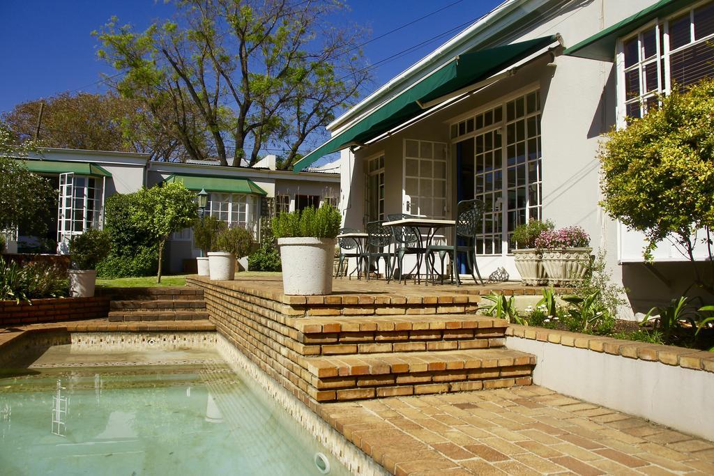 Melville Manor Guest House โจฮันเนสเบิร์ก ภายนอก รูปภาพ