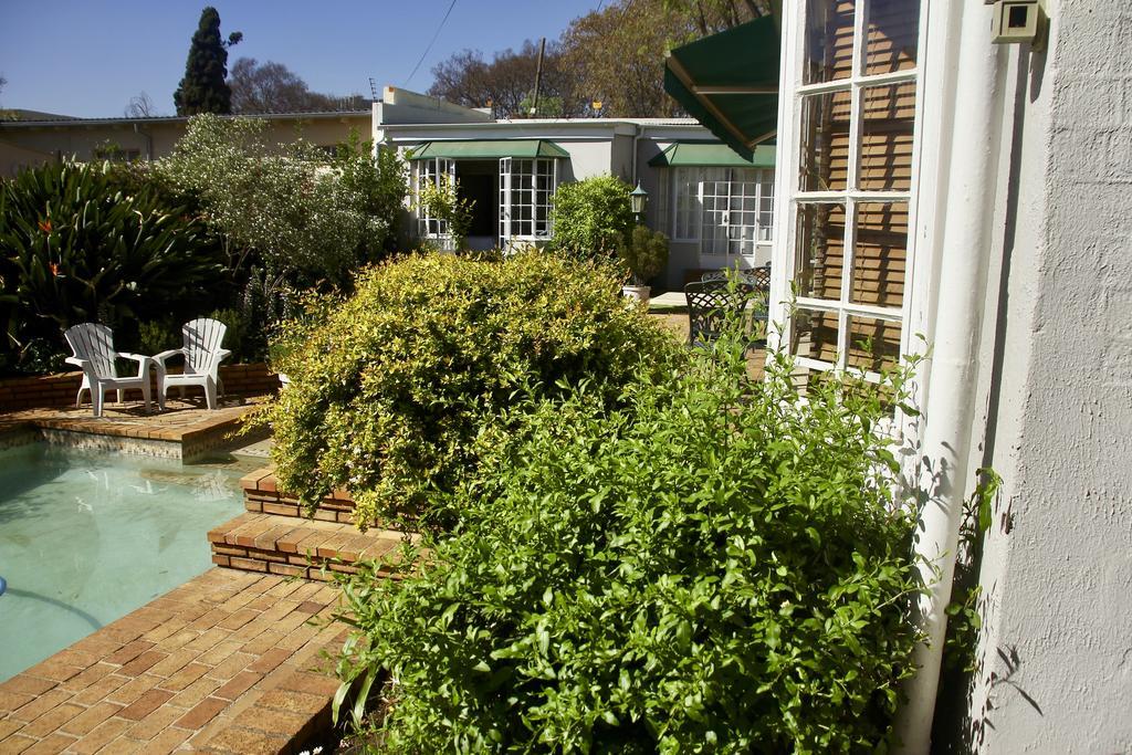 Melville Manor Guest House โจฮันเนสเบิร์ก ภายนอก รูปภาพ
