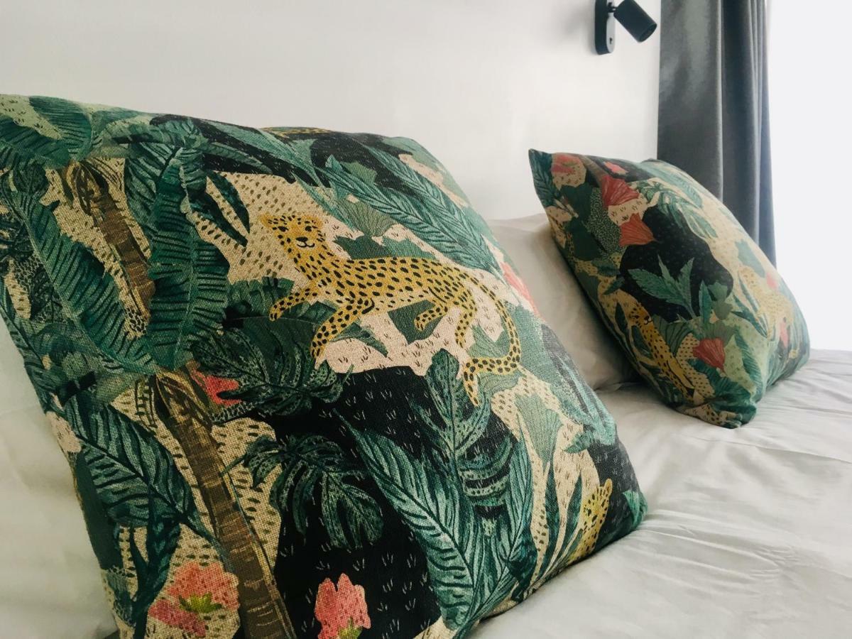 Melville Manor Guest House โจฮันเนสเบิร์ก ภายนอก รูปภาพ