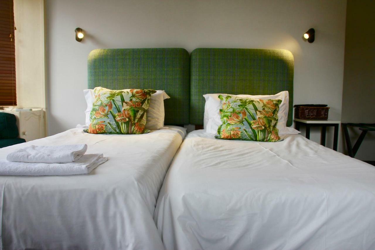 Melville Manor Guest House โจฮันเนสเบิร์ก ภายนอก รูปภาพ