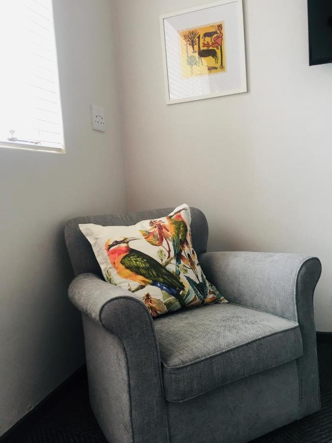 Melville Manor Guest House โจฮันเนสเบิร์ก ภายนอก รูปภาพ