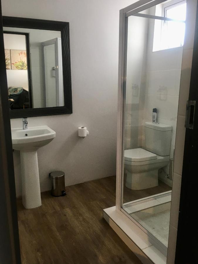 Melville Manor Guest House โจฮันเนสเบิร์ก ภายนอก รูปภาพ