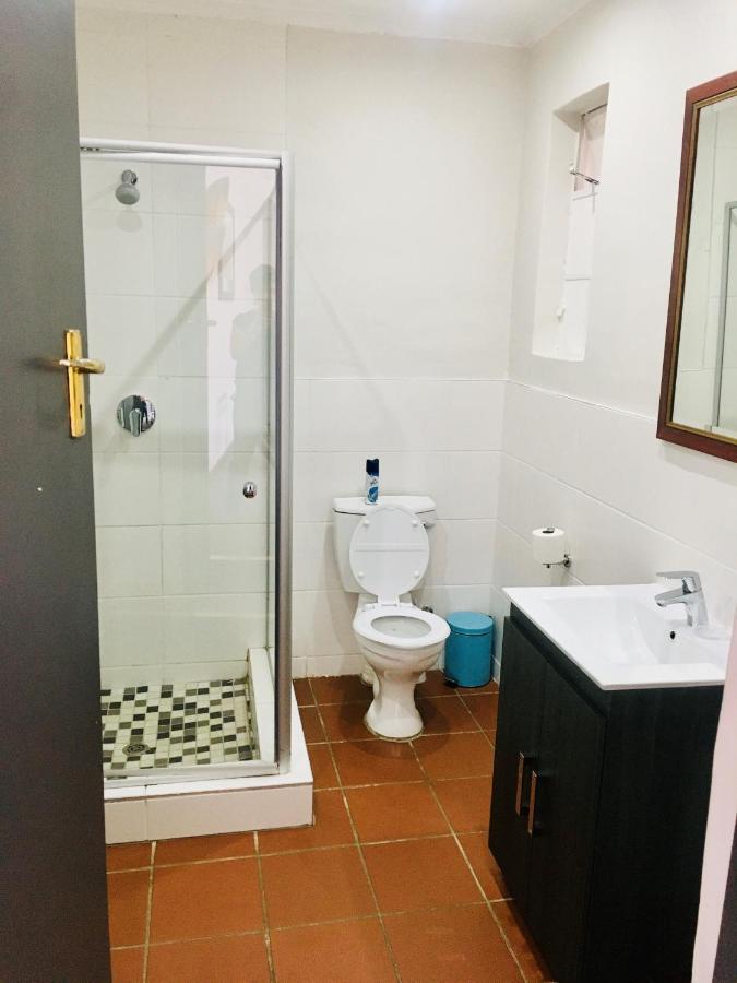 Melville Manor Guest House โจฮันเนสเบิร์ก ภายนอก รูปภาพ